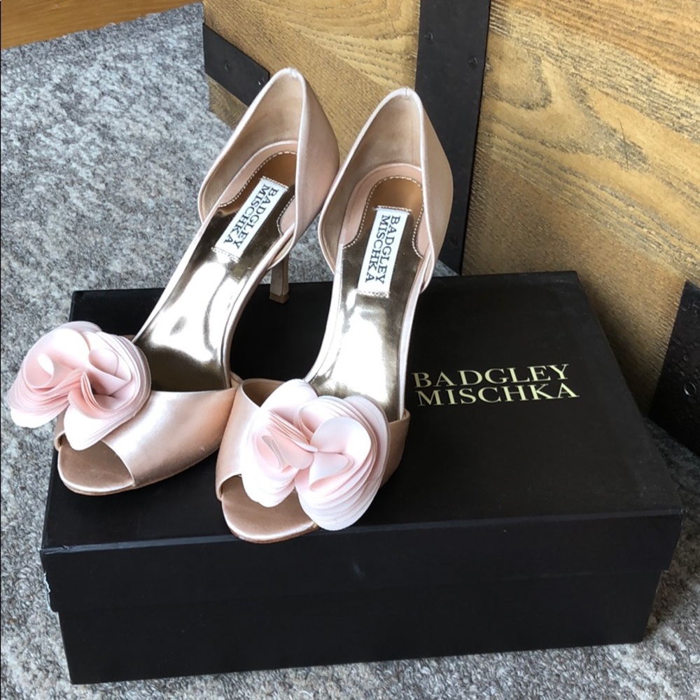 Badgley Mischka - rose color satan heels